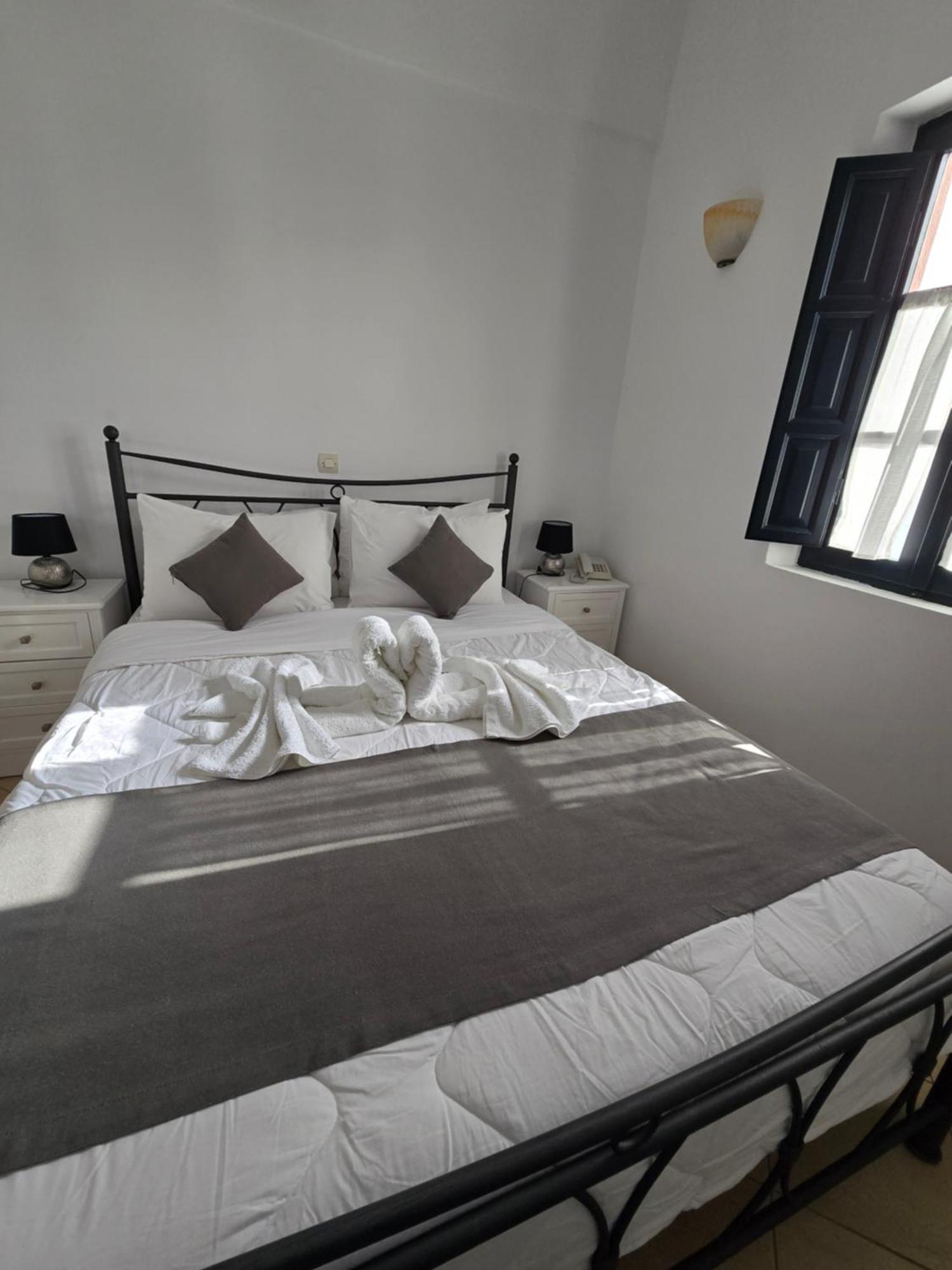 Anthonas Apartments Imerovígli Kültér fotó