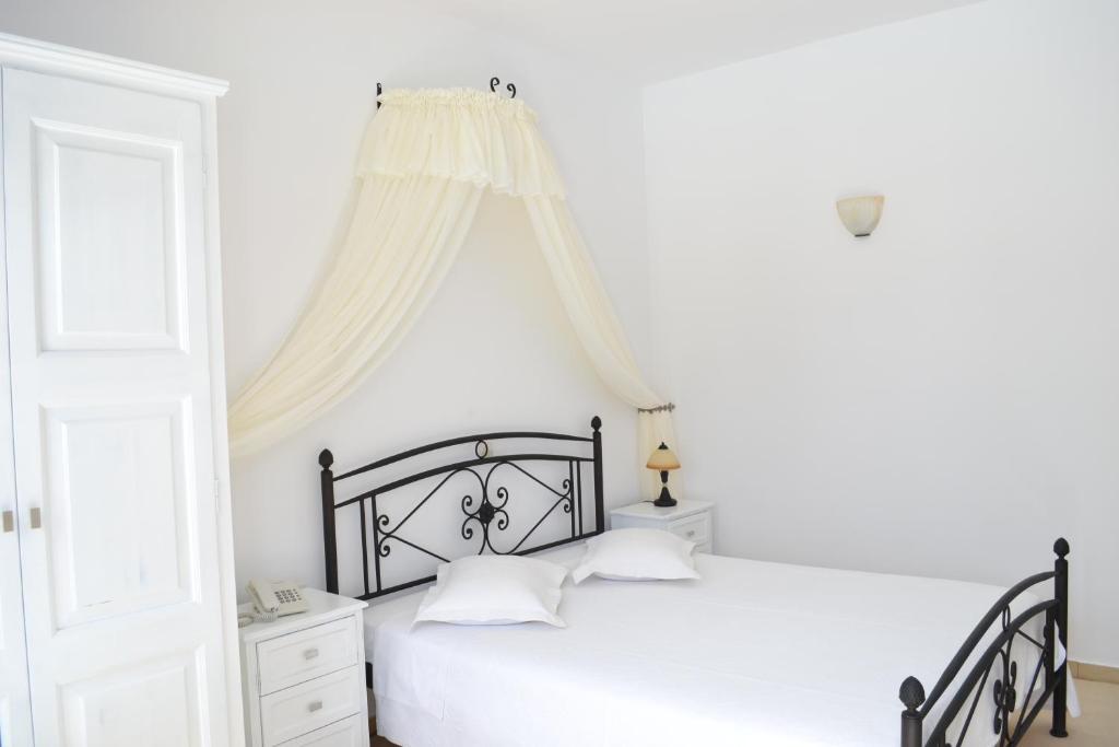 Anthonas Apartments Imerovígli Szoba fotó